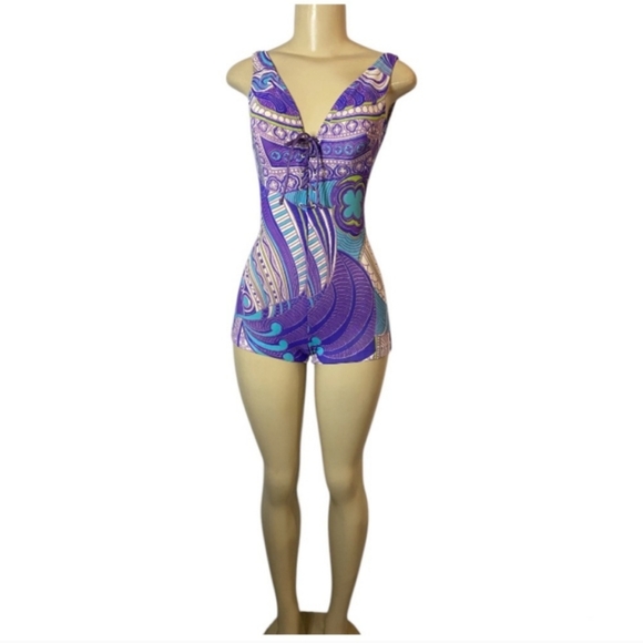 50's Sexy Pinup Swimsuit - Picture 5 of 14